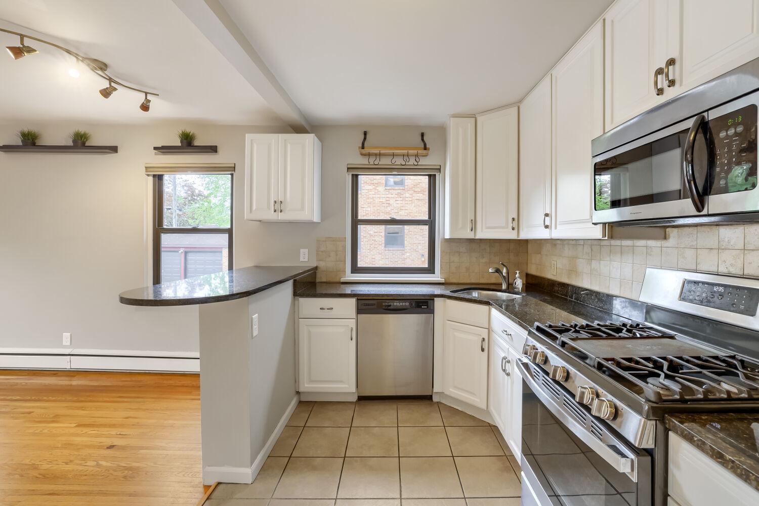 View of Residential at 4515 Grand Avenue #103, Minneapolis MN 55419, Minneapolis (2 of 17) - Mike Wilen | Minnesota Team Real Estate
