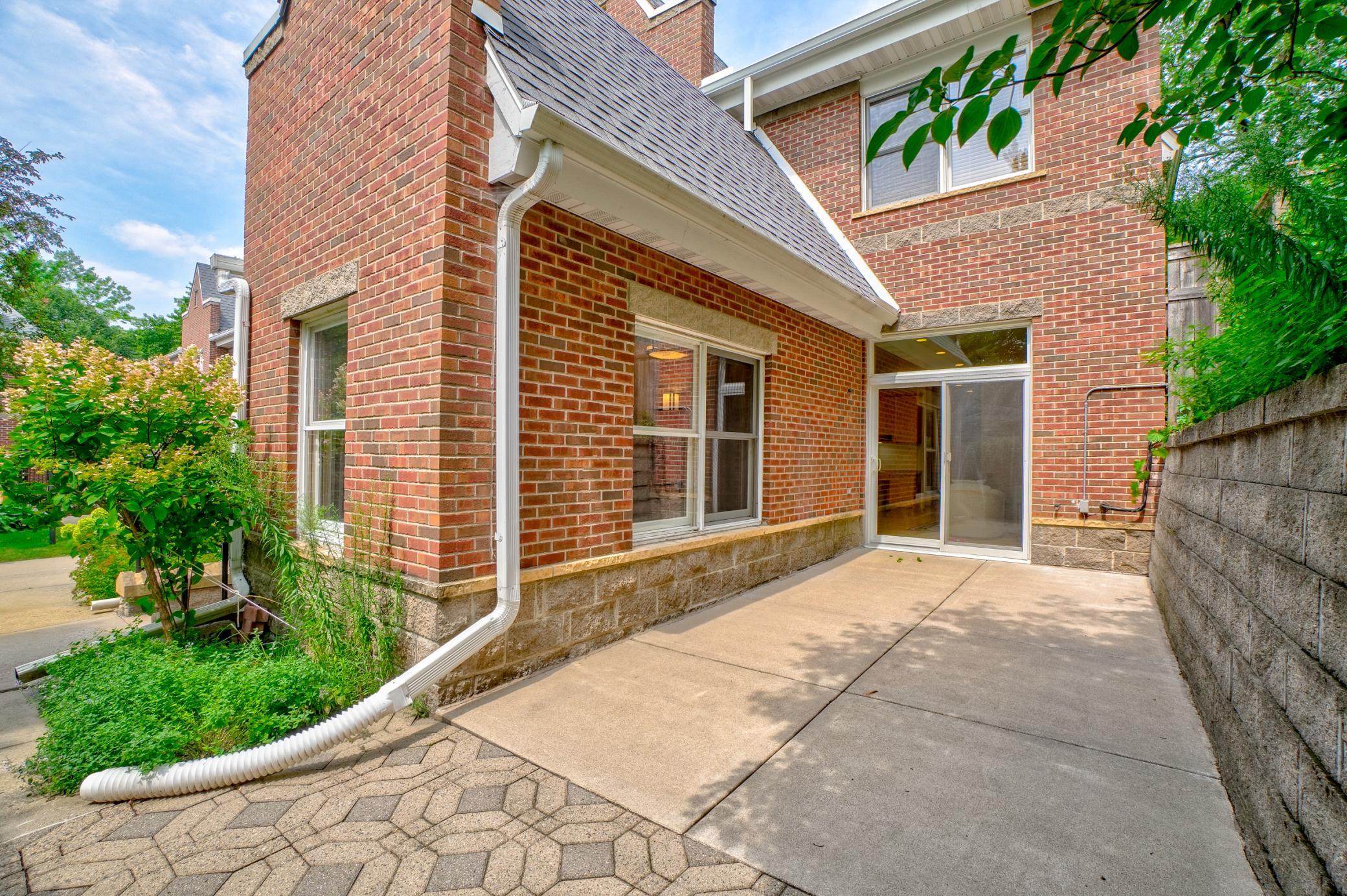 View of Residential at 552 Summit Avenue, Saint Paul MN 55102, Saint Paul (16 of 32) - Mike Wilen | Minnesota Team Real Estate