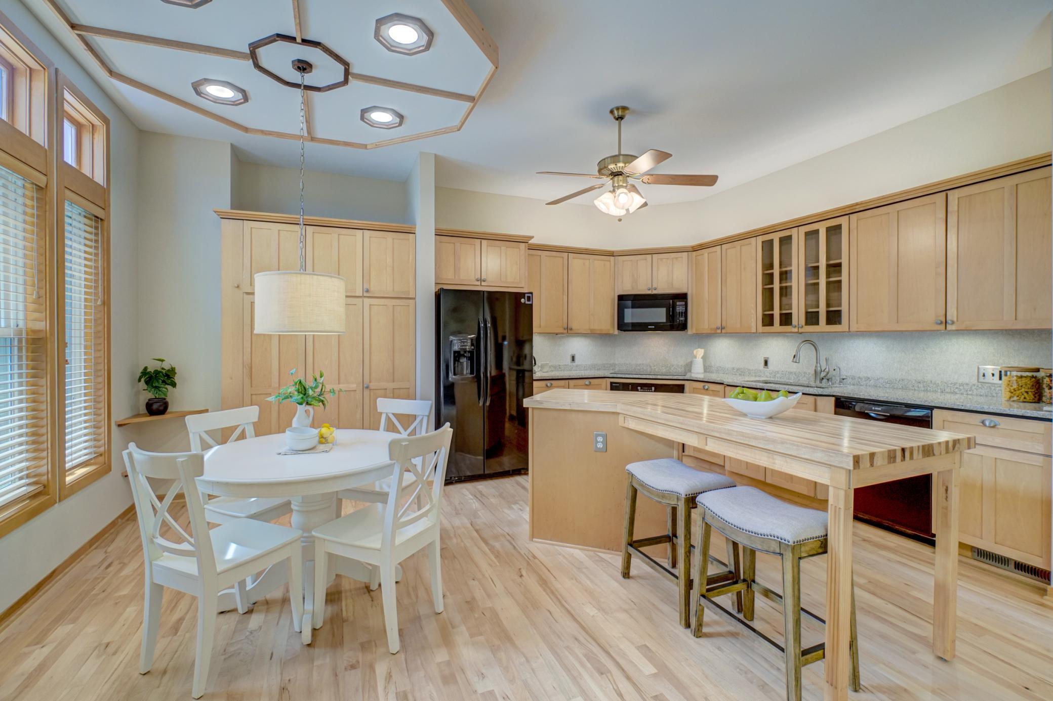 View of Residential at 552 Summit Avenue, Saint Paul MN 55102, Saint Paul (19 of 32) - Mike Wilen | Minnesota Team Real Estate