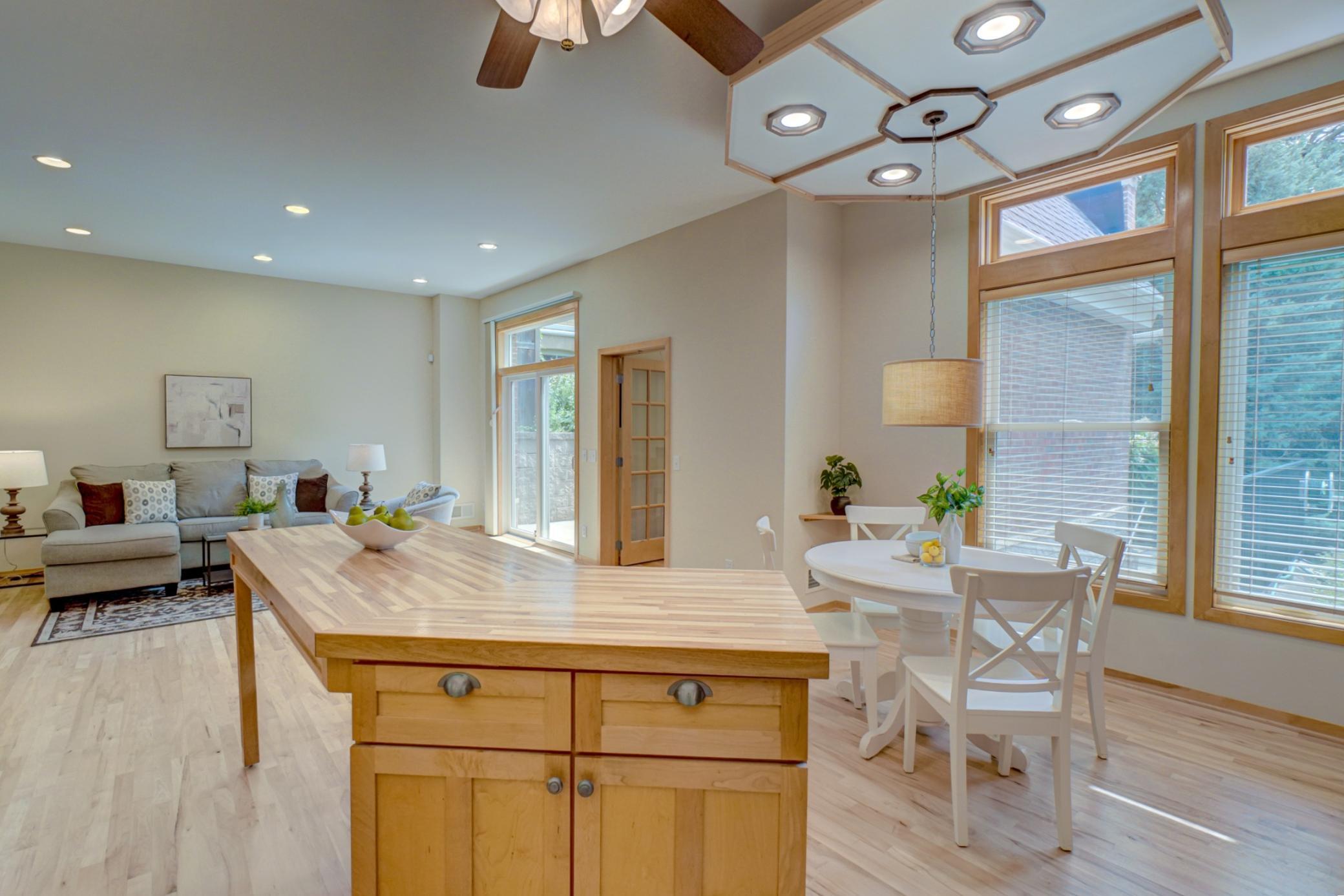 View of Residential at 552 Summit Avenue, Saint Paul MN 55102, Saint Paul (17 of 32) - Mike Wilen | Minnesota Team Real Estate