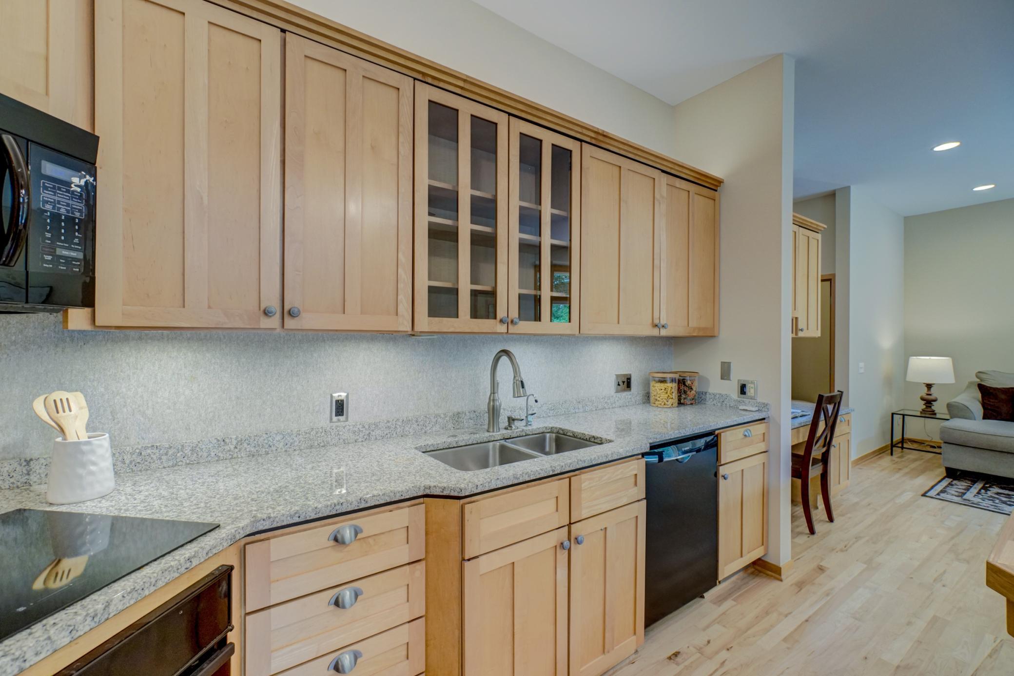 View of Residential at 552 Summit Avenue, Saint Paul MN 55102, Saint Paul (12 of 32) - Mike Wilen | Minnesota Team Real Estate