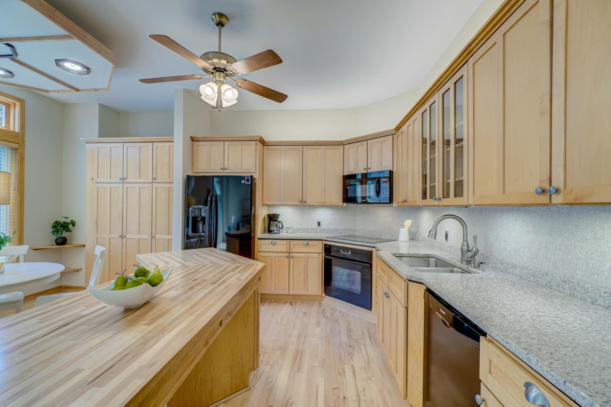 View of Residential at 552 Summit Avenue, Saint Paul MN 55102, Saint Paul (11 of 32) - Mike Wilen | Minnesota Team Real Estate