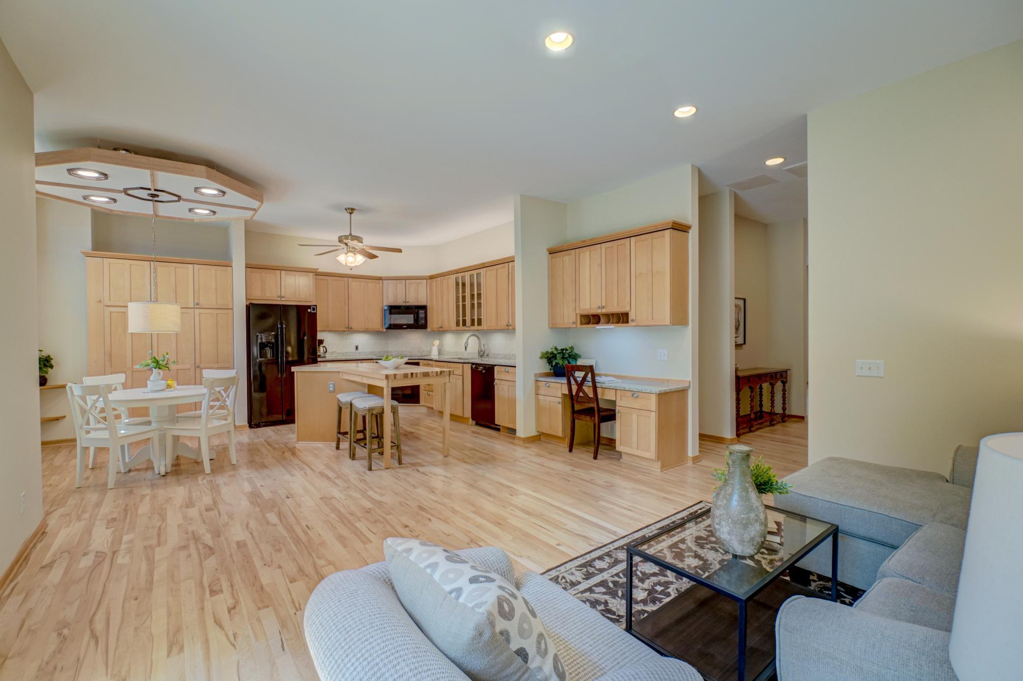View of Residential at 552 Summit Avenue, Saint Paul MN 55102, Saint Paul (14 of 32) - Mike Wilen | Minnesota Team Real Estate