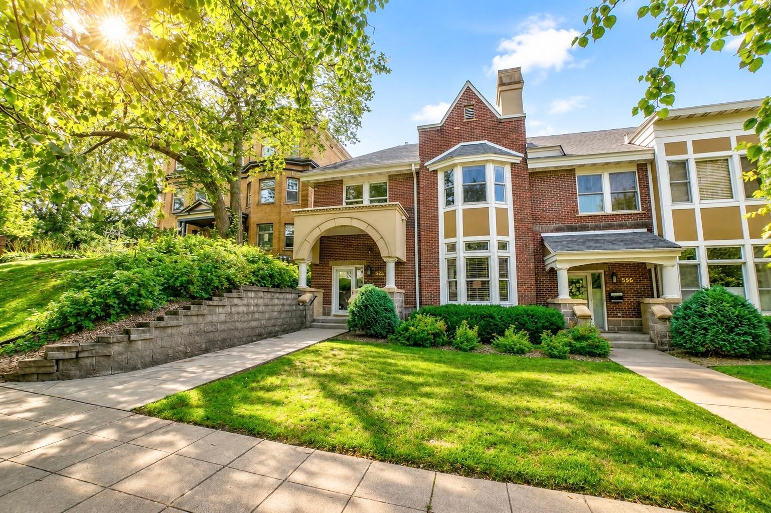 View of Residential at 552 Summit Avenue, Saint Paul MN 55102, Saint Paul (31 of 32) - Mike Wilen | Minnesota Team Real Estate