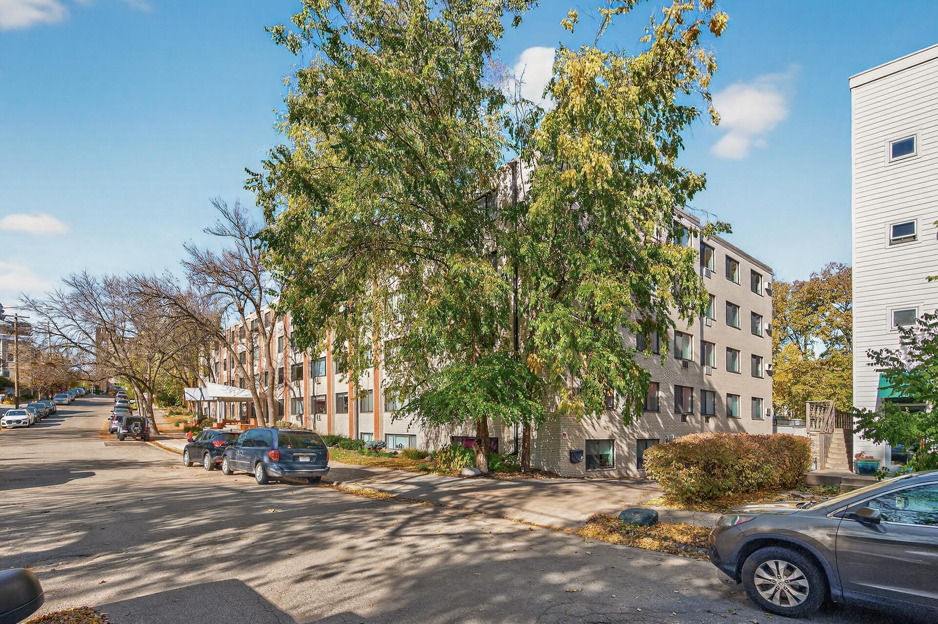 View of Residential at 2700 44th Street #104, Minneapolis MN 55410, Minneapolis (22 of 26) - Mike Wilen | Minnesota Team Real Estate