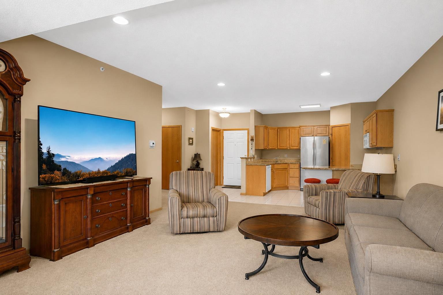 View of Residential at 5985 Rowland Road #302, Minnetonka MN 55343, Minnetonka (8 of 27) - Mike Wilen | Minnesota Team Real Estate