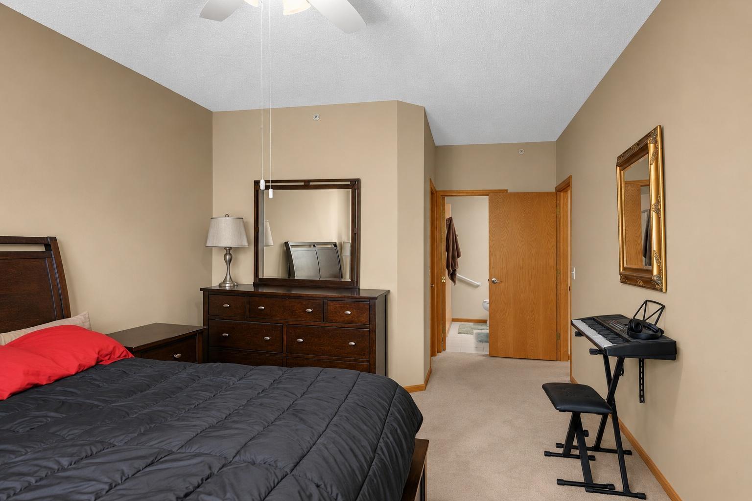 View of Residential at 5985 Rowland Road #302, Minnetonka MN 55343, Minnetonka (16 of 27) - Mike Wilen | Minnesota Team Real Estate
