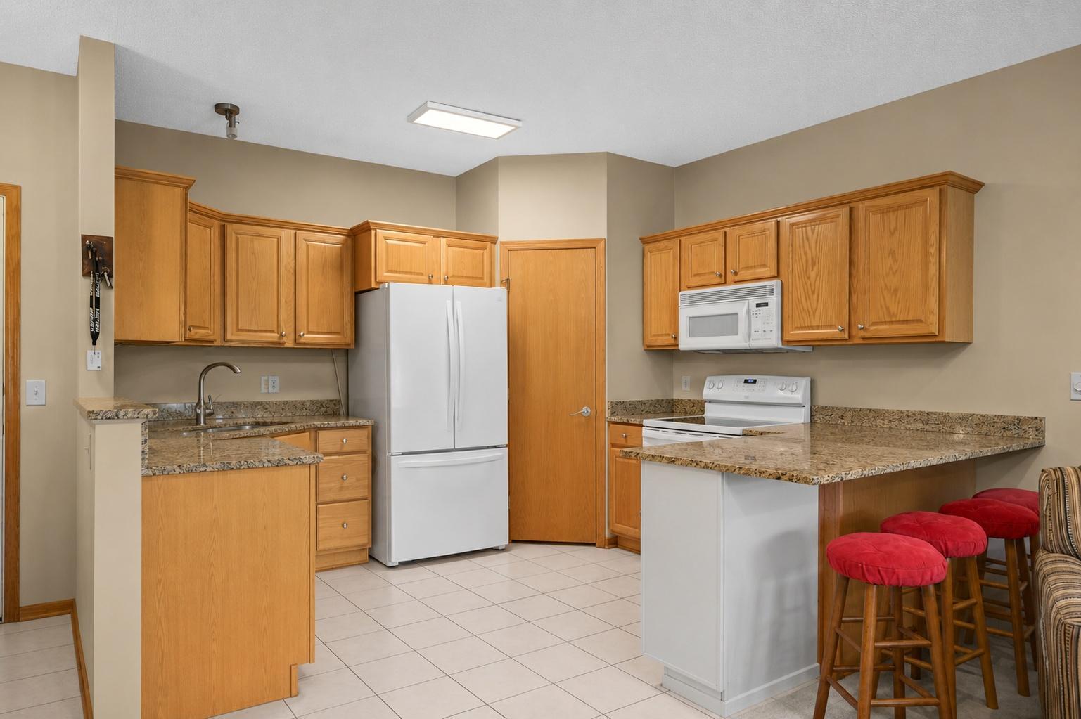 View of Residential at 5985 Rowland Road #302, Minnetonka MN 55343, Minnetonka (7 of 27) - Mike Wilen | Minnesota Team Real Estate