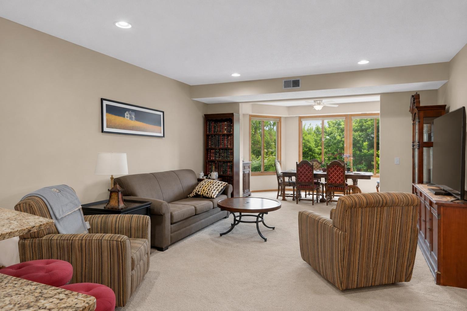 View of Residential at 5985 Rowland Road #302, Minnetonka MN 55343, Minnetonka (9 of 27) - Mike Wilen | Minnesota Team Real Estate