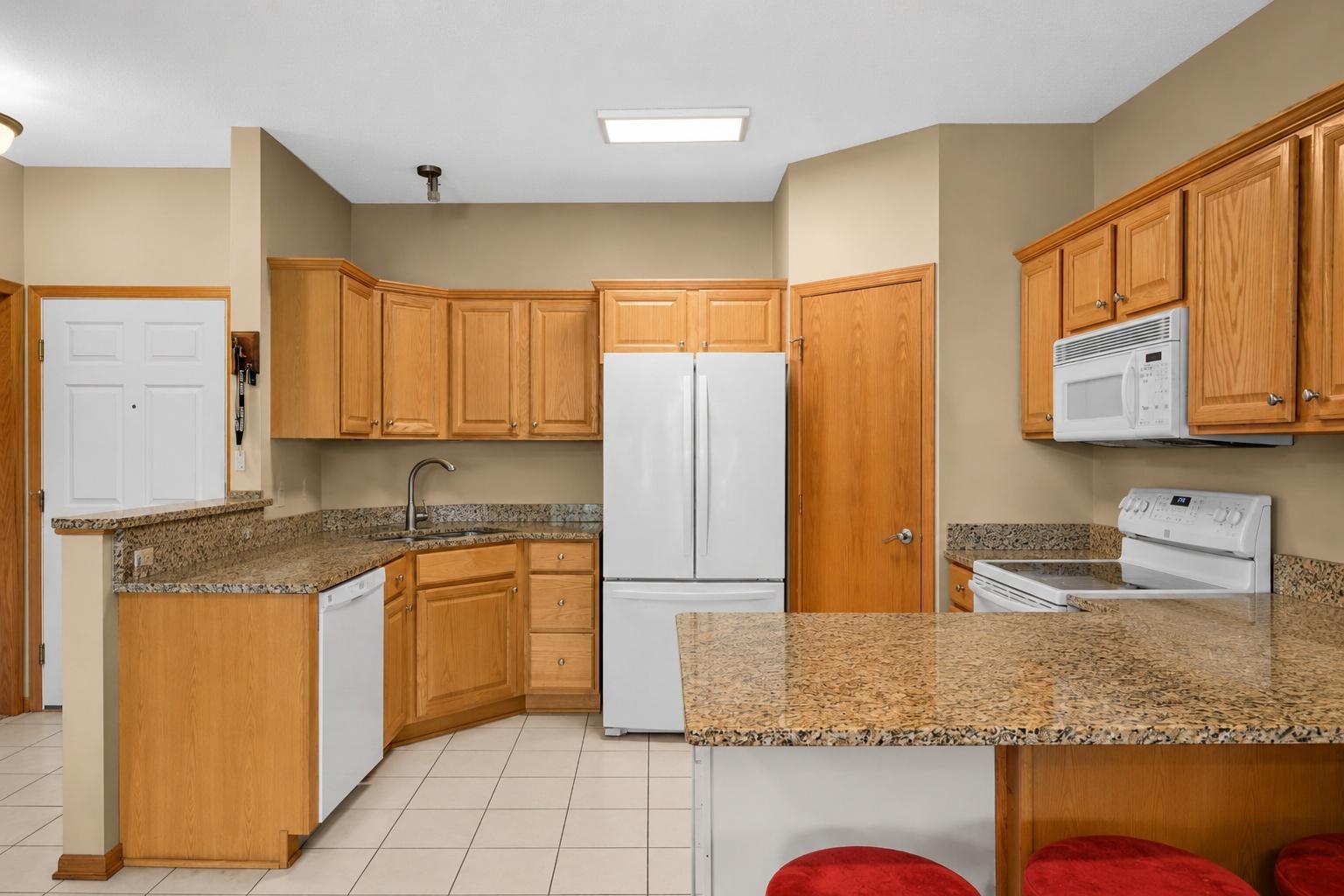View of Residential at 5985 Rowland Road #302, Minnetonka MN 55343, Minnetonka (4 of 27) - Mike Wilen | Minnesota Team Real Estate