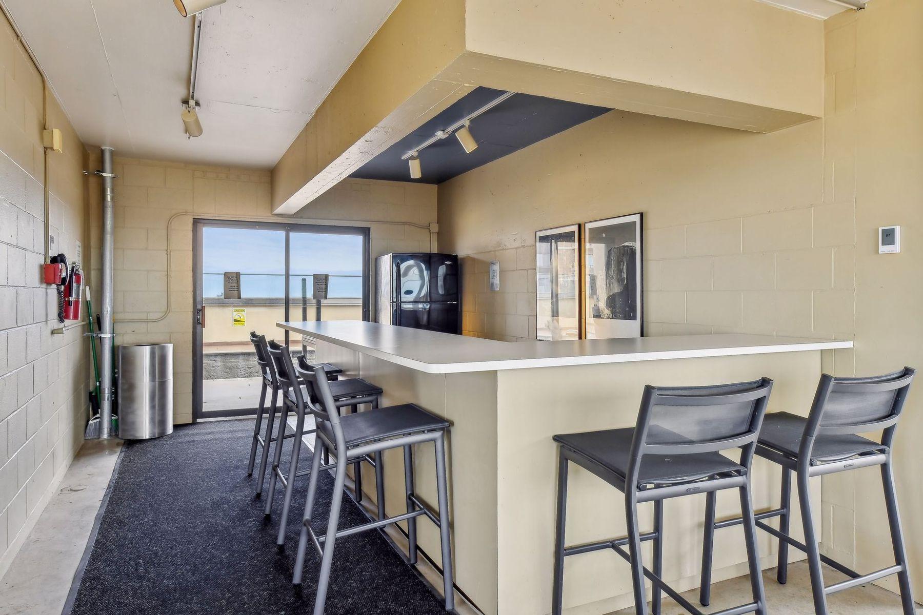 View of Residential at 410 Groveland Avenue #1506, Minneapolis MN 55403, Minneapolis (22 of 42) - Mike Wilen | Minnesota Team Real Estate
