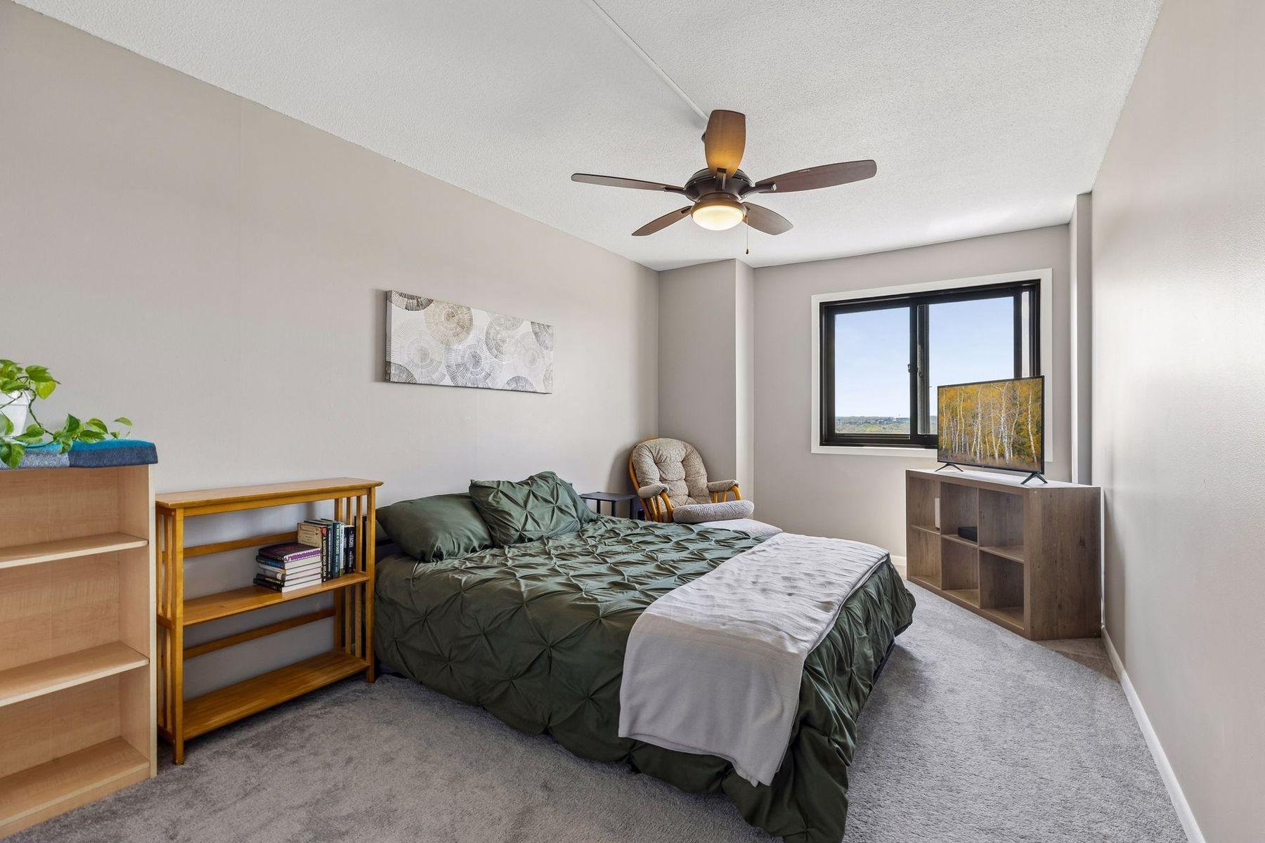 View of Residential at 410 Groveland Avenue #1506, Minneapolis MN 55403, Minneapolis (13 of 42) - Mike Wilen | Minnesota Team Real Estate