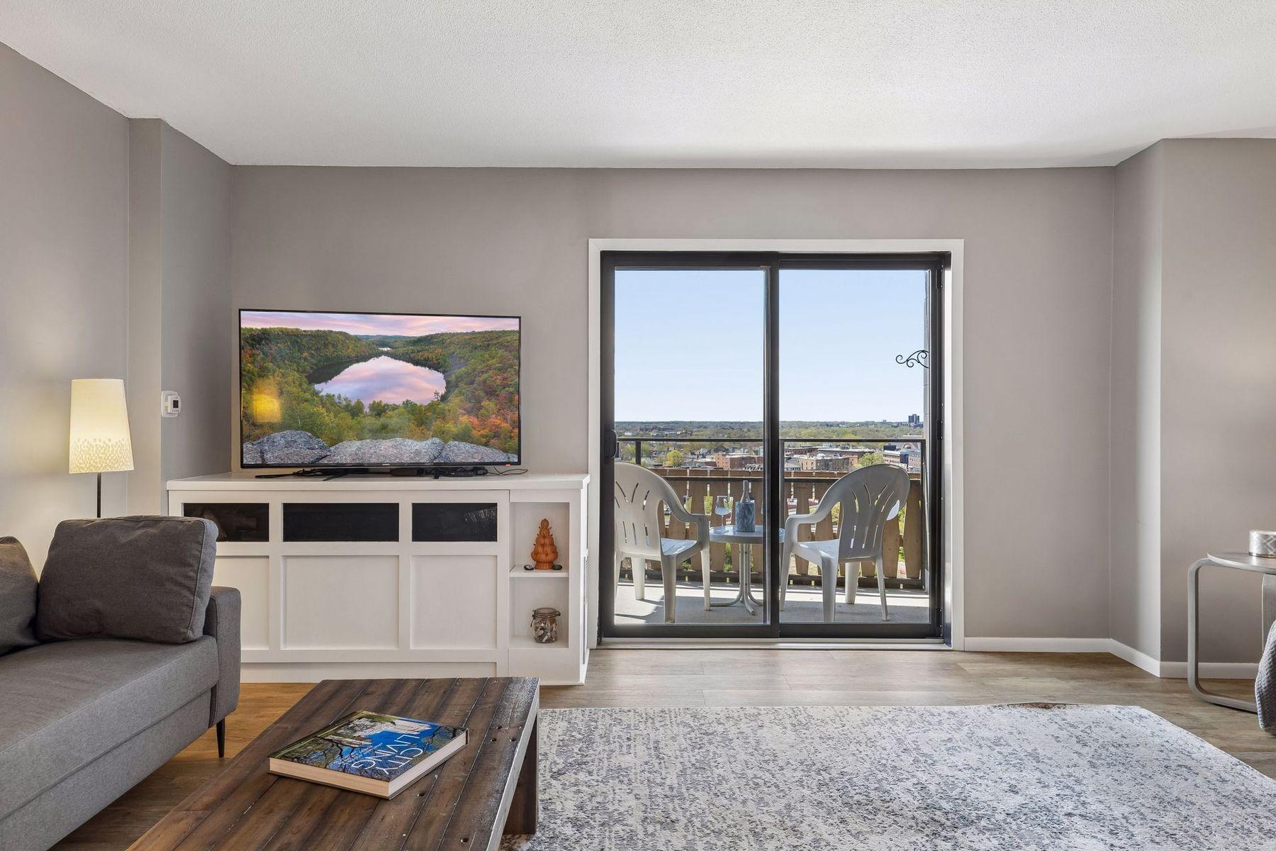 View of Residential at 410 Groveland Avenue #1506, Minneapolis MN 55403, Minneapolis (7 of 42) - Mike Wilen | Minnesota Team Real Estate