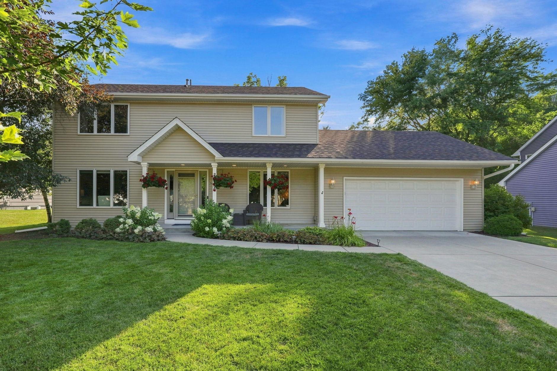 View of Residential at 2222 Parkview Lane, Woodbury MN 55125, Woodbury (36 of 37) - Mike Wilen | Minnesota Team Real Estate