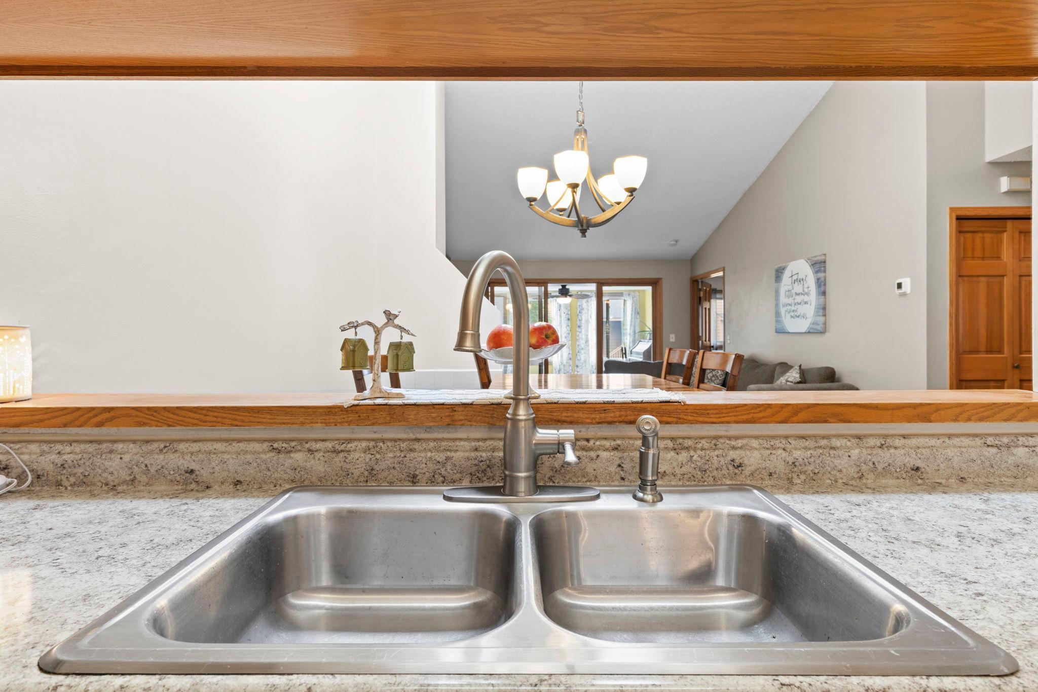 View of Residential at 14621 Embassy Avenue, Apple Valley MN 55124, Apple Valley (10 of 21) - Mike Wilen | Minnesota Team Real Estate