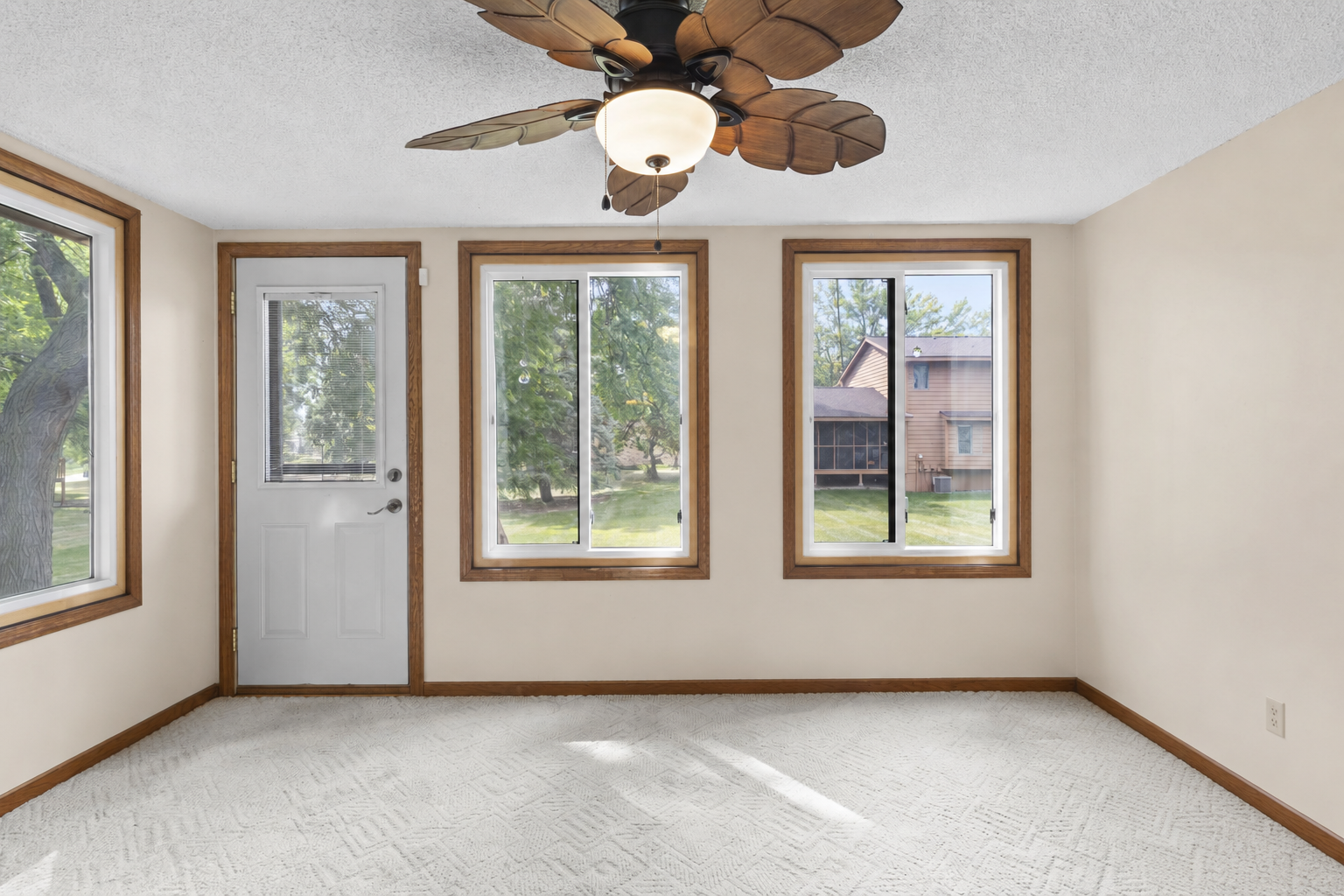 View of Residential at 14621 Embassy Avenue, Apple Valley MN 55124, Apple Valley (17 of 21) - Mike Wilen | Minnesota Team Real Estate