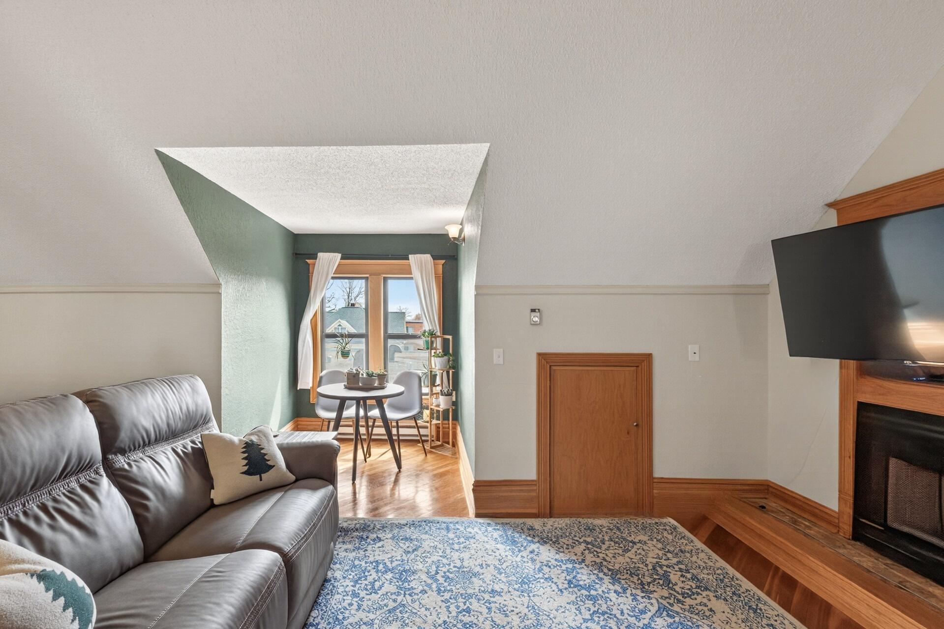 View of Residential at 1936 Aldrich Avenue #E301, Minneapolis MN 55403, Minneapolis (6 of 32) - Mike Wilen | Minnesota Team Real Estate