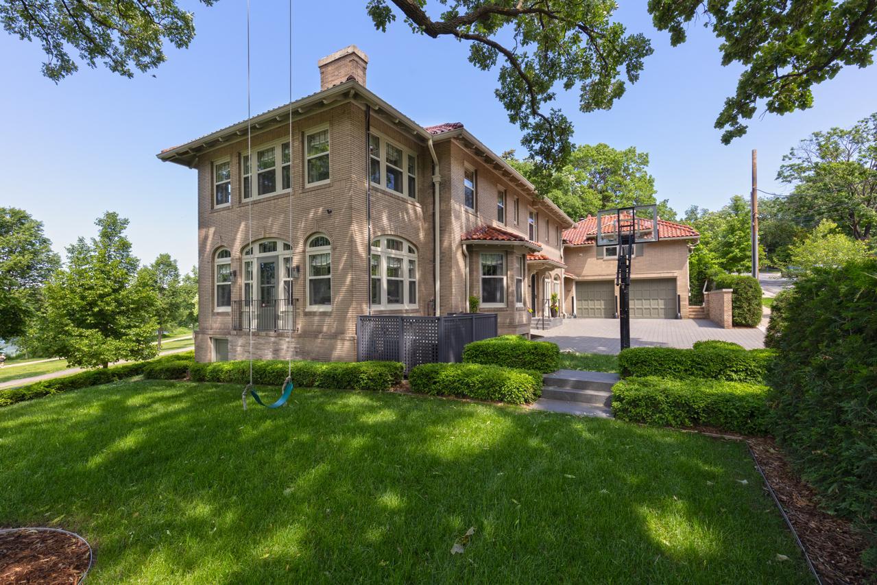 View of Residential at 2119 Lake Of The Isles Parkway, Minneapolis MN 55405, Minneapolis (34 of 35) - Mike Wilen | Minnesota Team Real Estate