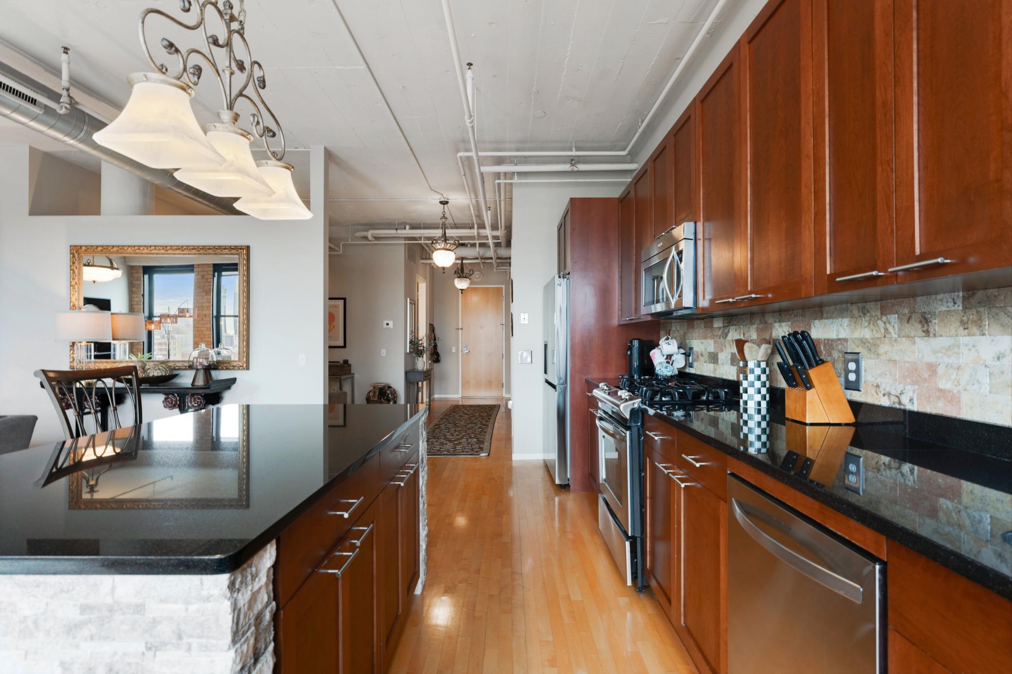 View of Residential at 290 Market Street #811, Minneapolis MN 55405, Minneapolis (14 of 29) - Mike Wilen | Minnesota Team Real Estate