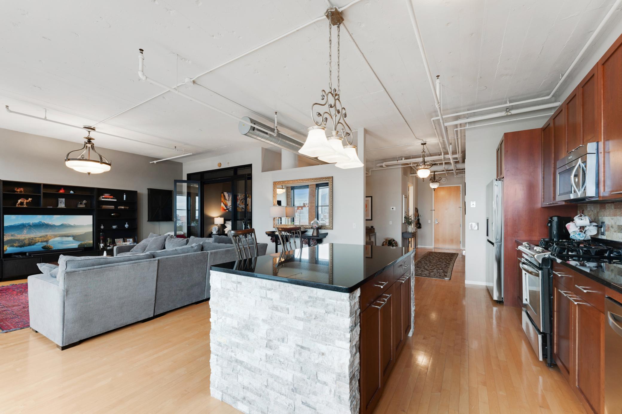 View of Residential at 290 Market Street #811, Minneapolis MN 55405, Minneapolis (12 of 29) - Mike Wilen | Minnesota Team Real Estate