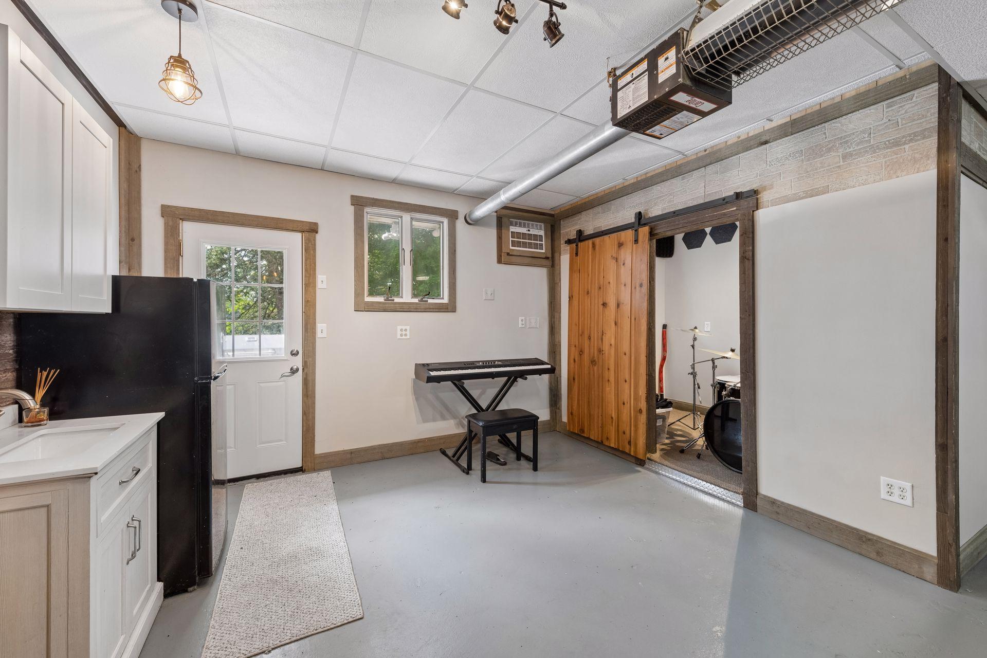View of Residential at 4569 Shoreline Drive, Spring Park MN 55384, Spring Park (12 of 31) - Mike Wilen | Minnesota Team Real Estate