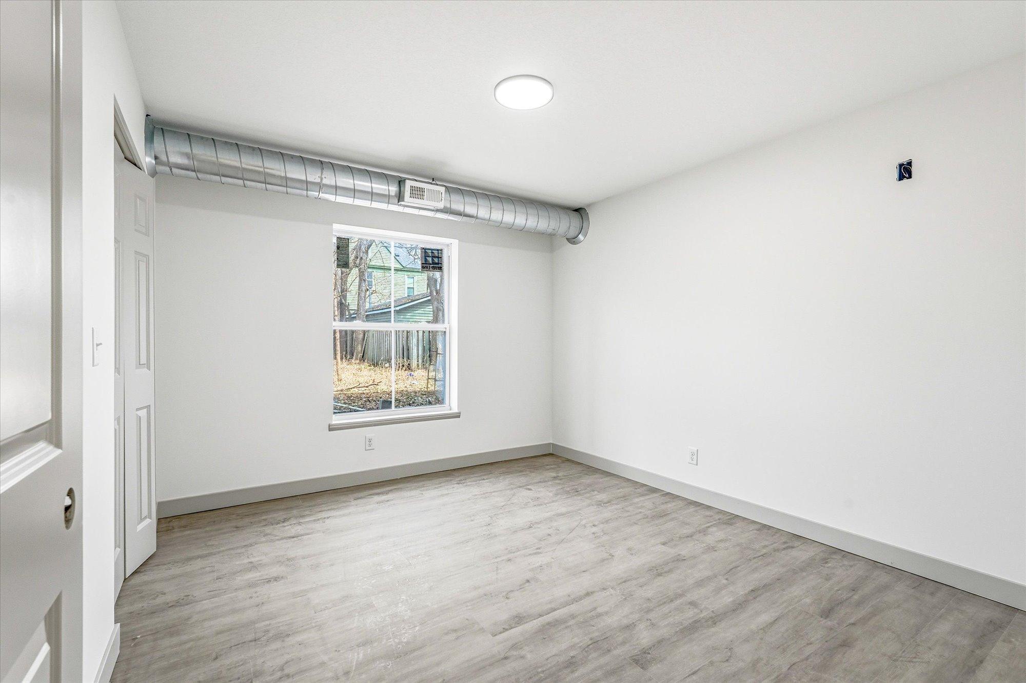 View of Commercial Sale at 811-815 6th Street, Minneapolis MN 55414, Minneapolis (26 of 31) - Mike Wilen | Minnesota Team Real Estate