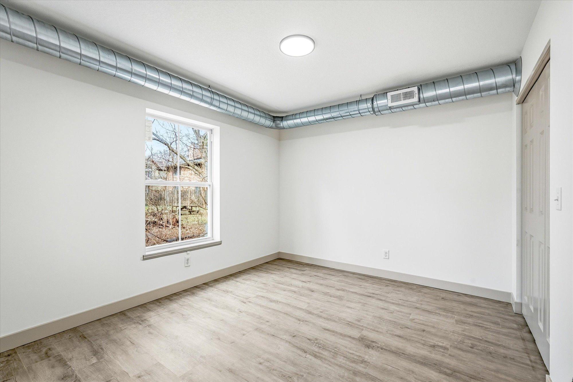 View of Commercial Sale at 811-815 6th Street, Minneapolis MN 55414, Minneapolis (23 of 31) - Mike Wilen | Minnesota Team Real Estate