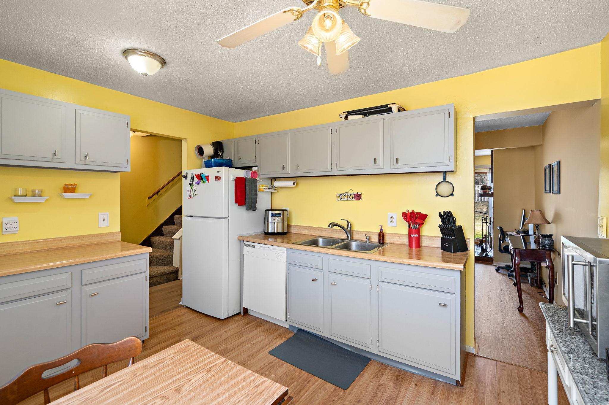 View of Residential at 418 Dorland Place, Maplewood MN 55119, Maplewood (9 of 22) - Mike Wilen | Minnesota Team Real Estate