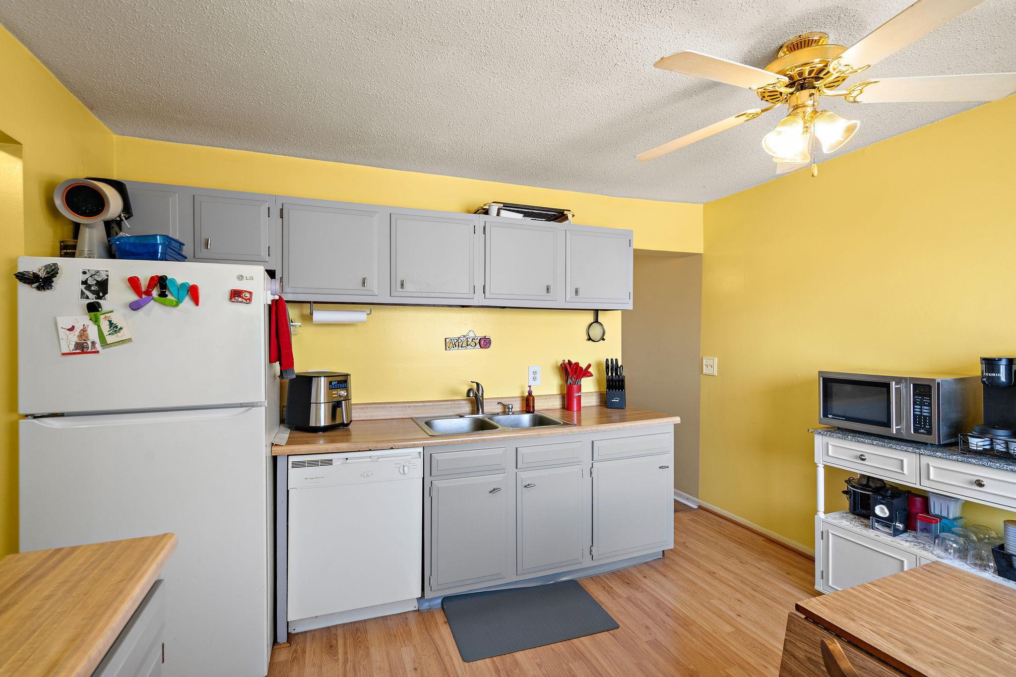 View of Residential at 418 Dorland Place, Maplewood MN 55119, Maplewood (8 of 22) - Mike Wilen | Minnesota Team Real Estate