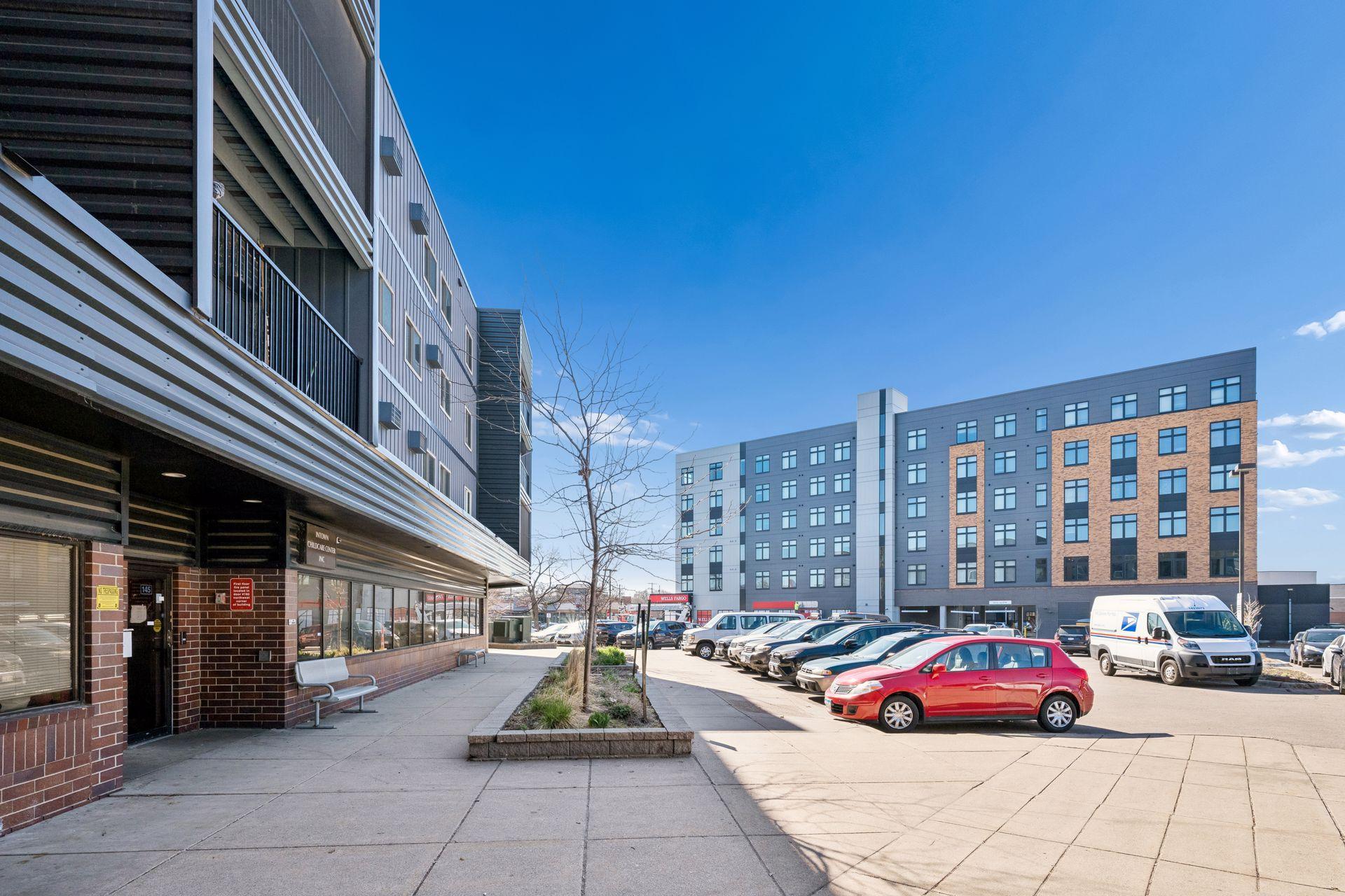 View of Residential at 1 Lake Street #420, Minneapolis MN 55408, Minneapolis (33 of 37) - Mike Wilen | Minnesota Team Real Estate