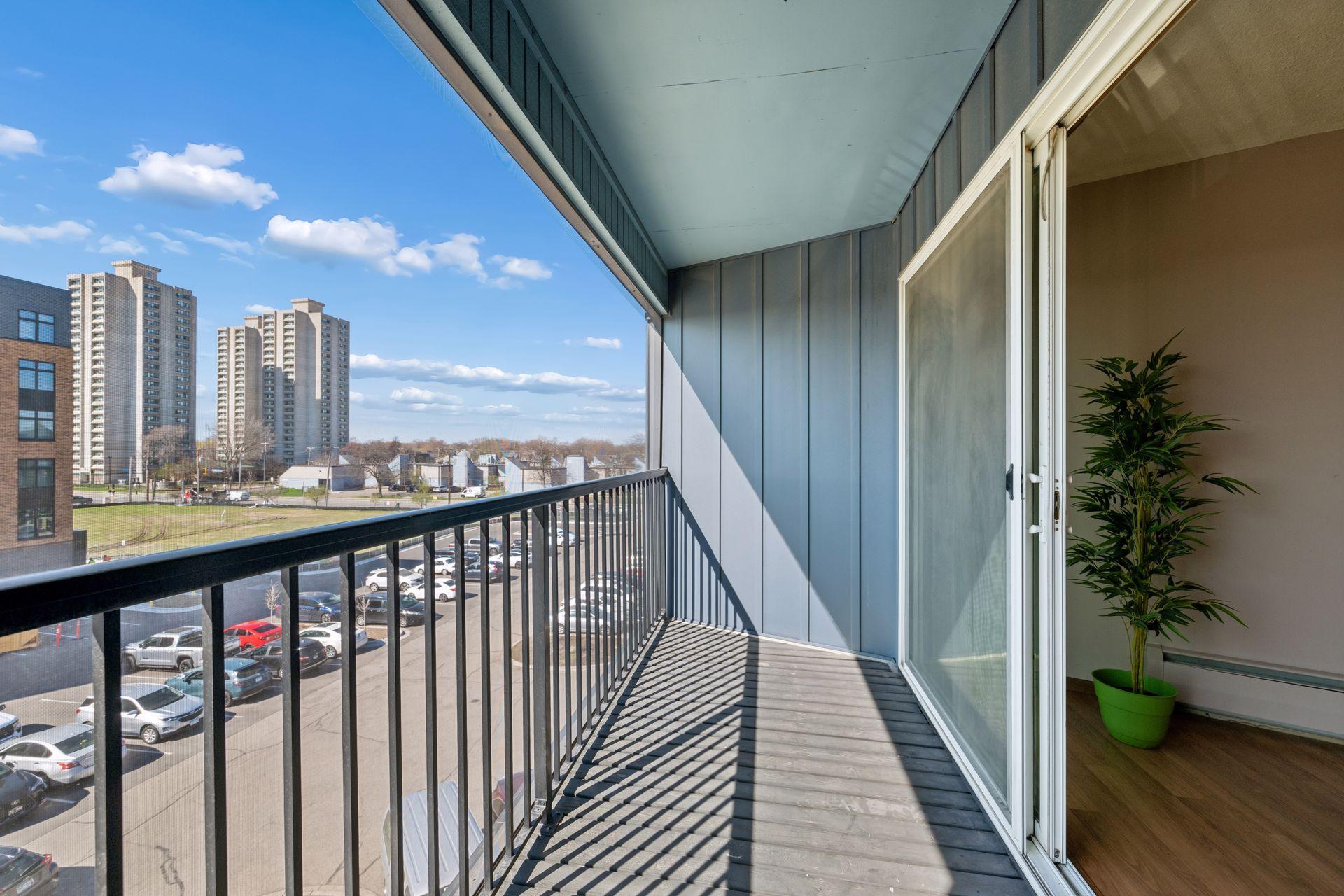 View of Residential at 1 Lake Street #420, Minneapolis MN 55408, Minneapolis (17 of 37) - Mike Wilen | Minnesota Team Real Estate