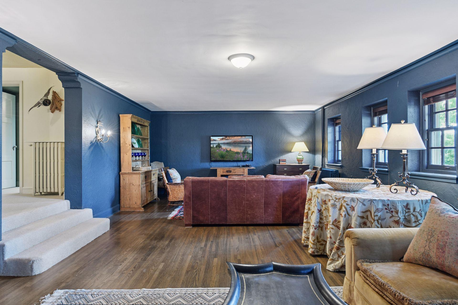 View of Residential at 2308 Lake Of The Isles Parkway, Minneapolis MN 55405, Minneapolis (41 of 56) - Mike Wilen | Minnesota Team Real Estate
