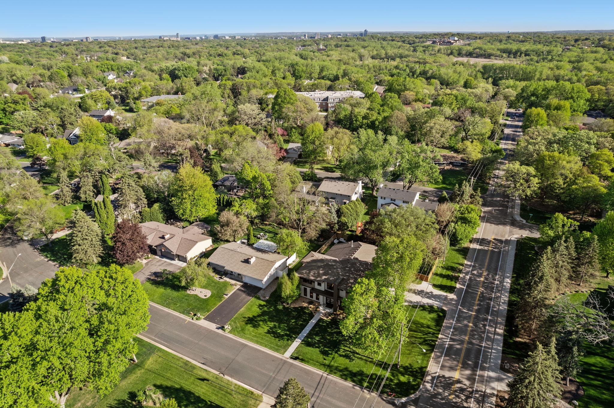 View of Residential at 6113 Jeffrey Lane, Edina MN 55436, Edina (71 of 76) - Mike Wilen | Minnesota Team Real Estate