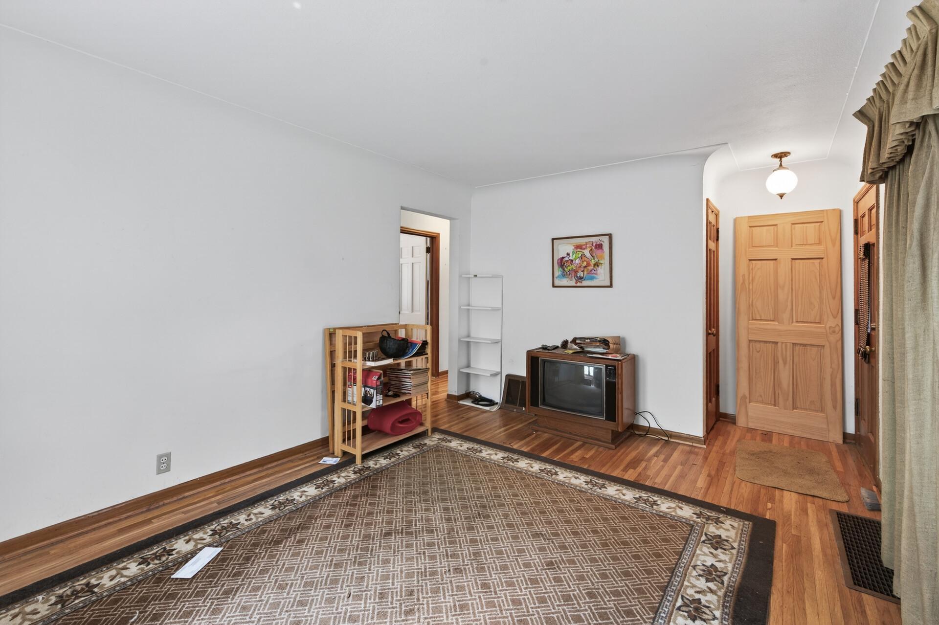 View of Residential at 841 20th Avenue, Minneapolis MN 55414, Minneapolis (7 of 28) - Mike Wilen | Minnesota Team Real Estate