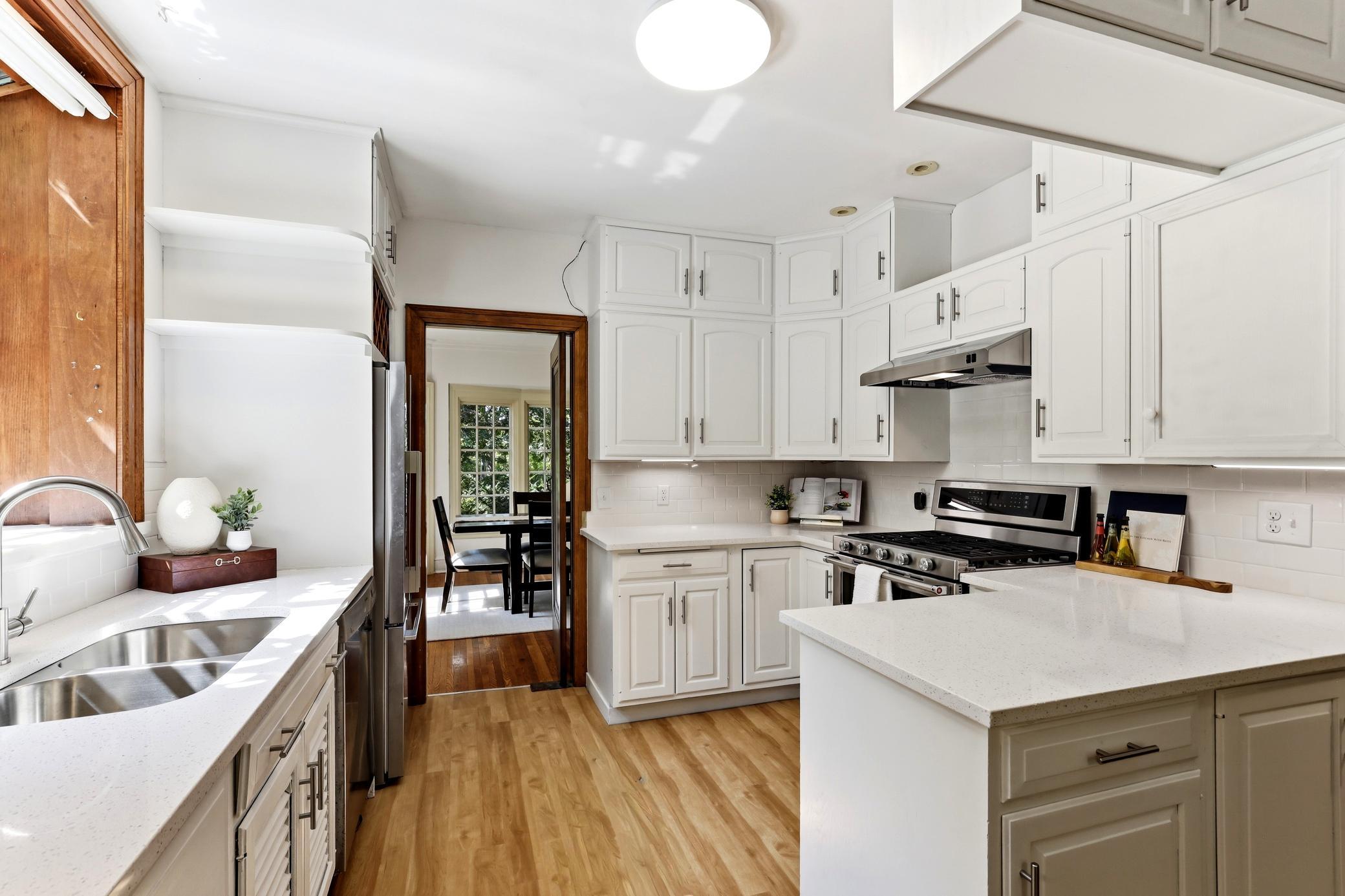 View of Residential at 1615 River Parkway, Minneapolis MN 55414, Minneapolis (11 of 58) - Mike Wilen | Minnesota Team Real Estate