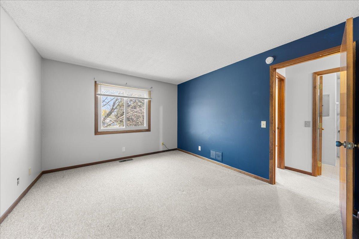 View of Residential at 995 Heritage Court #303, Vadnais Heights MN 55127, Vadnais Heights (29 of 33) - Mike Wilen | Minnesota Team Real Estate