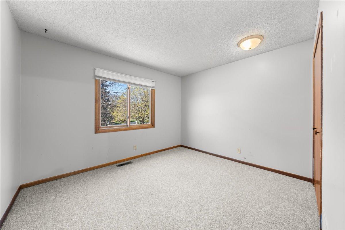 View of Residential at 995 Heritage Court #303, Vadnais Heights MN 55127, Vadnais Heights (31 of 33) - Mike Wilen | Minnesota Team Real Estate