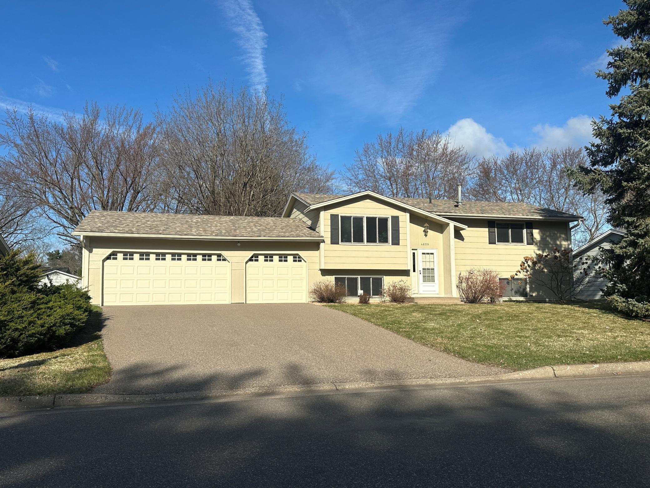 View of Residential at 4609 Carolyn Lane, White Bear Lake MN 55110, White Bear Lake - Mike Wilen | Minnesota Team Real Estate