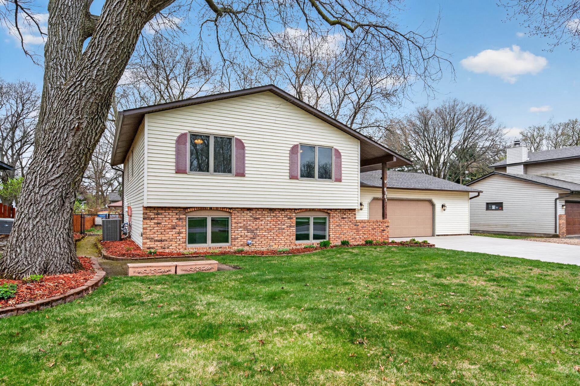 View of Residential at 8381 Knollwood Drive, Mounds View MN 55112, Mounds View - Mike Wilen | Minnesota Team Real Estate