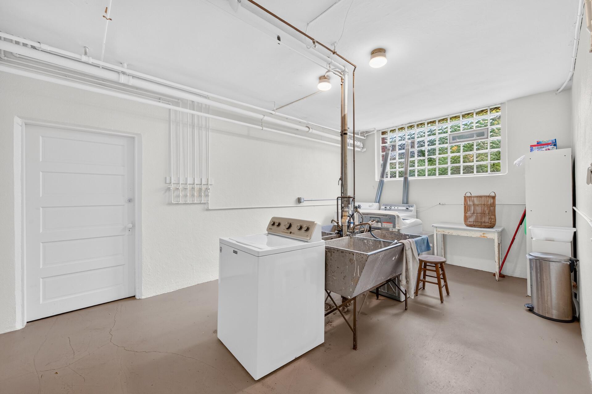 View of Residential at 2716 Humboldt Avenue #301, Minneapolis MN 55408, Minneapolis (19 of 31) - Mike Wilen | Minnesota Team Real Estate