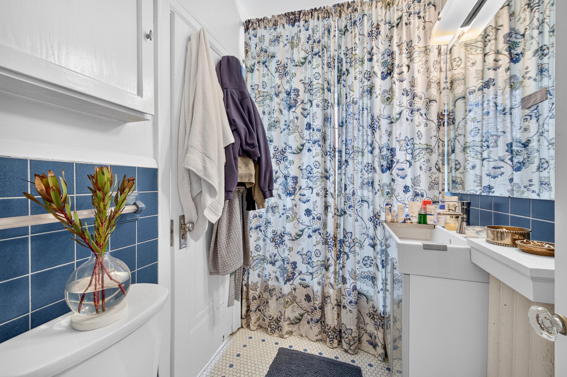 View of Residential at 2716 Humboldt Avenue #301, Minneapolis MN 55408, Minneapolis (15 of 31) - Mike Wilen | Minnesota Team Real Estate