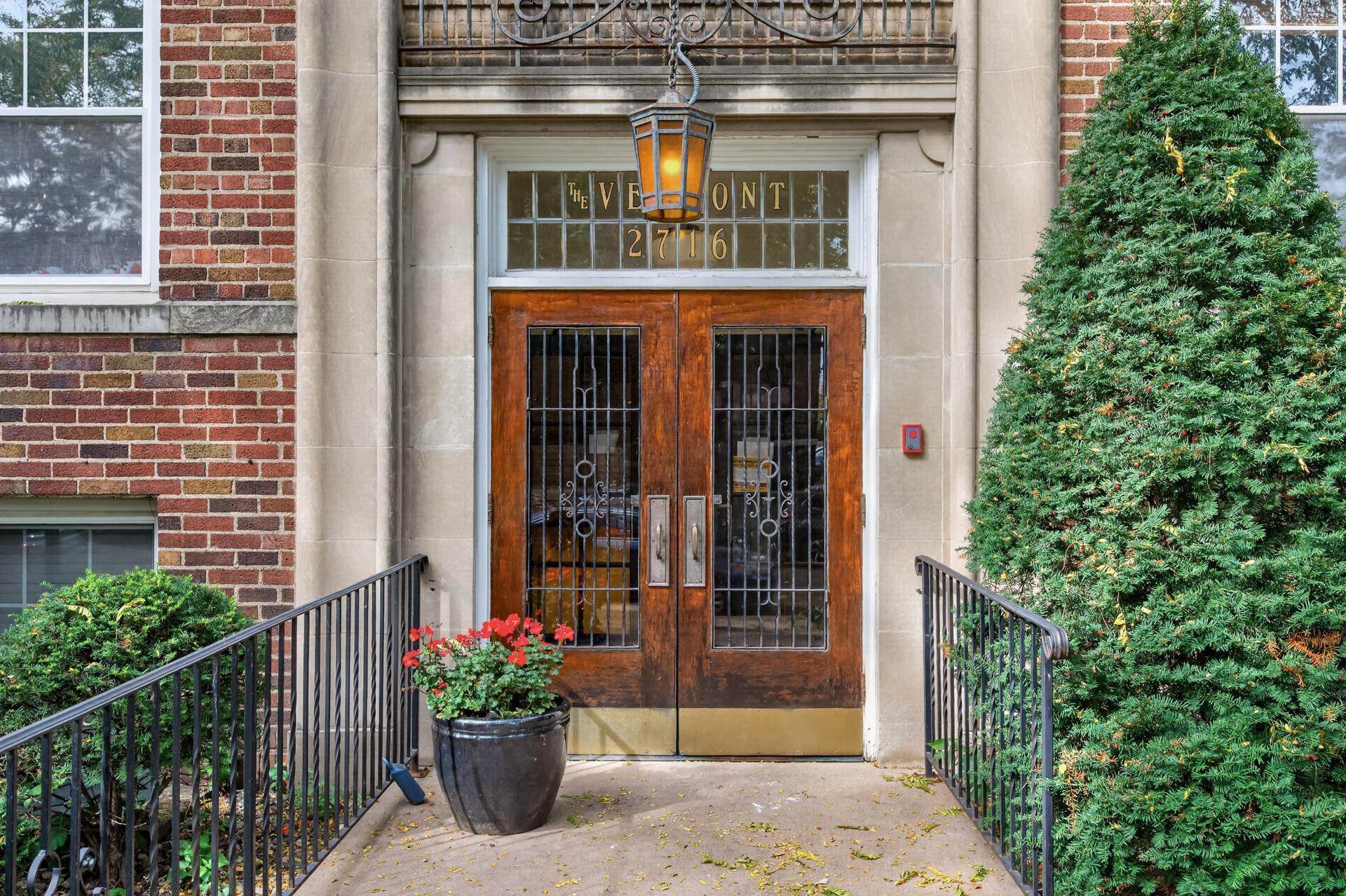View of Residential at 2716 Humboldt Avenue #301, Minneapolis MN 55408, Minneapolis (3 of 31) - Mike Wilen | Minnesota Team Real Estate