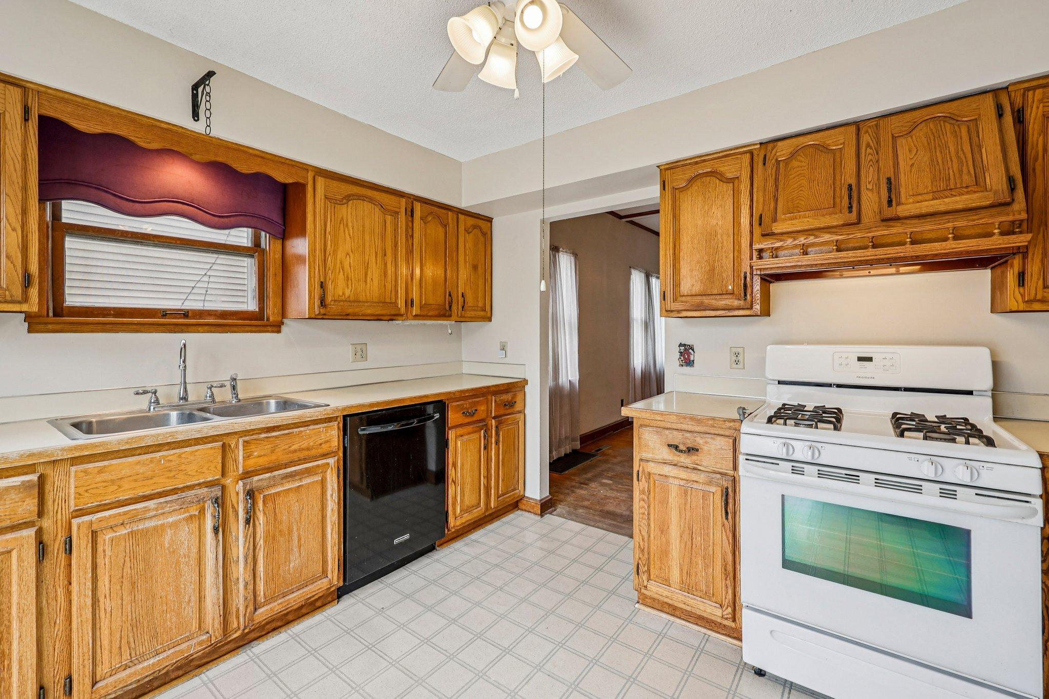 View of Residential at 2835 Toledo Avenue, Saint Louis Park MN 55416, Saint Louis Park (7 of 37) - Mike Wilen | Minnesota Team Real Estate