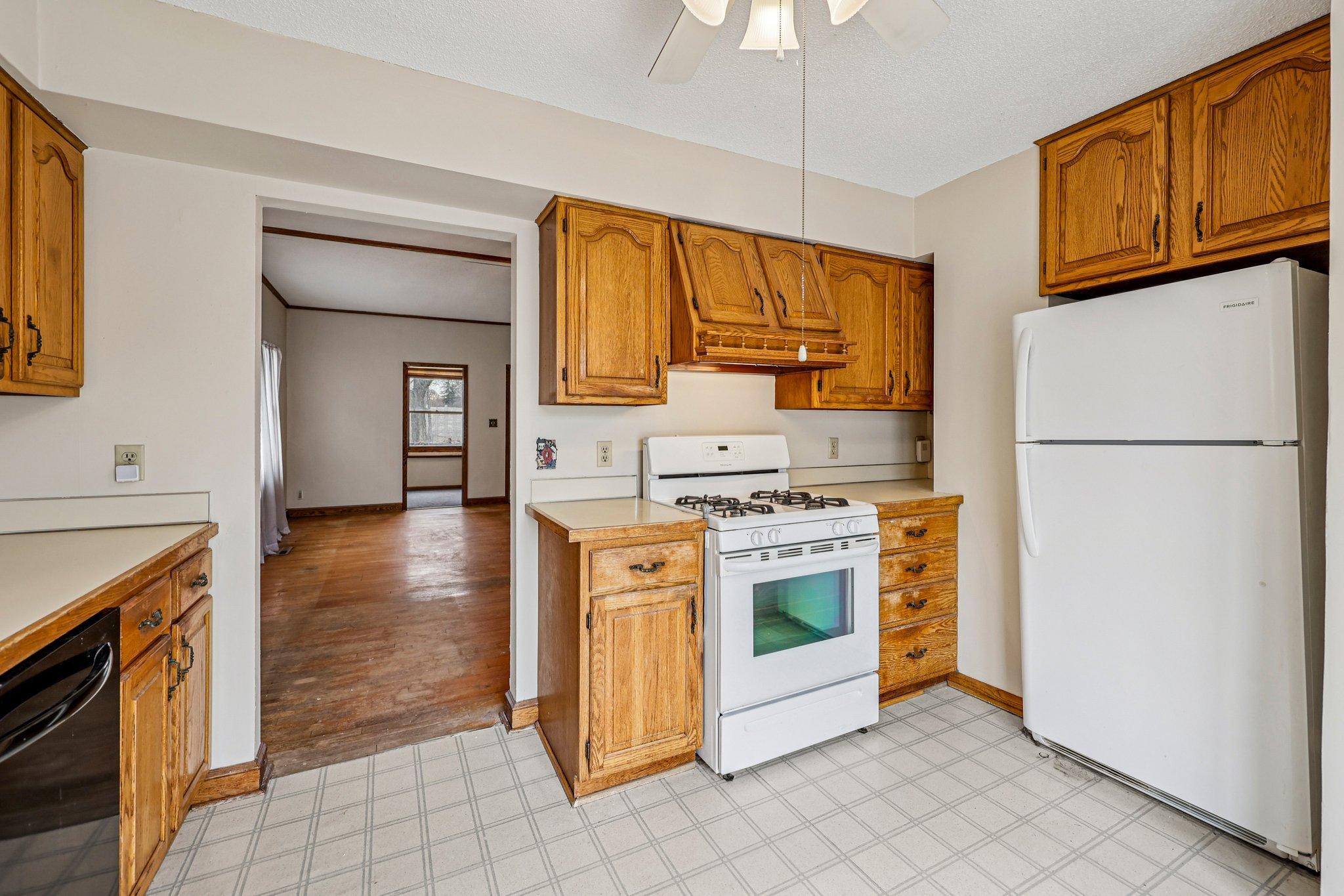 View of Residential at 2835 Toledo Avenue, Saint Louis Park MN 55416, Saint Louis Park (6 of 37) - Mike Wilen | Minnesota Team Real Estate