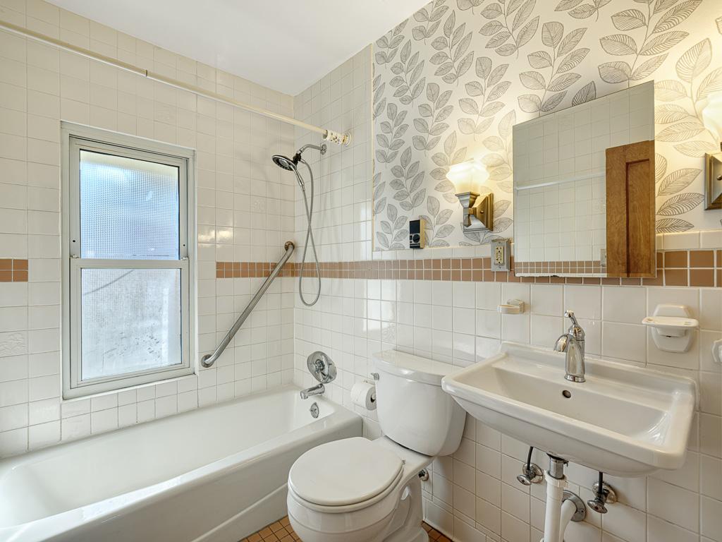 View of Residential at 2108 Niles Avenue, Saint Paul MN 55116, Saint Paul (22 of 29) - Mike Wilen | Minnesota Team Real Estate