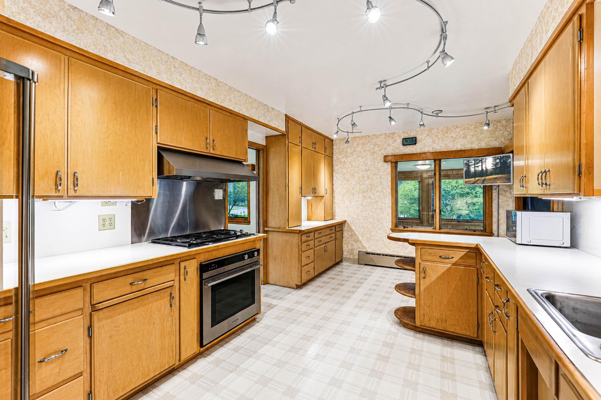 View of Residential at 14 Mid Oaks Road, Roseville MN 55113, Roseville (11 of 50) - Mike Wilen | Minnesota Team Real Estate
