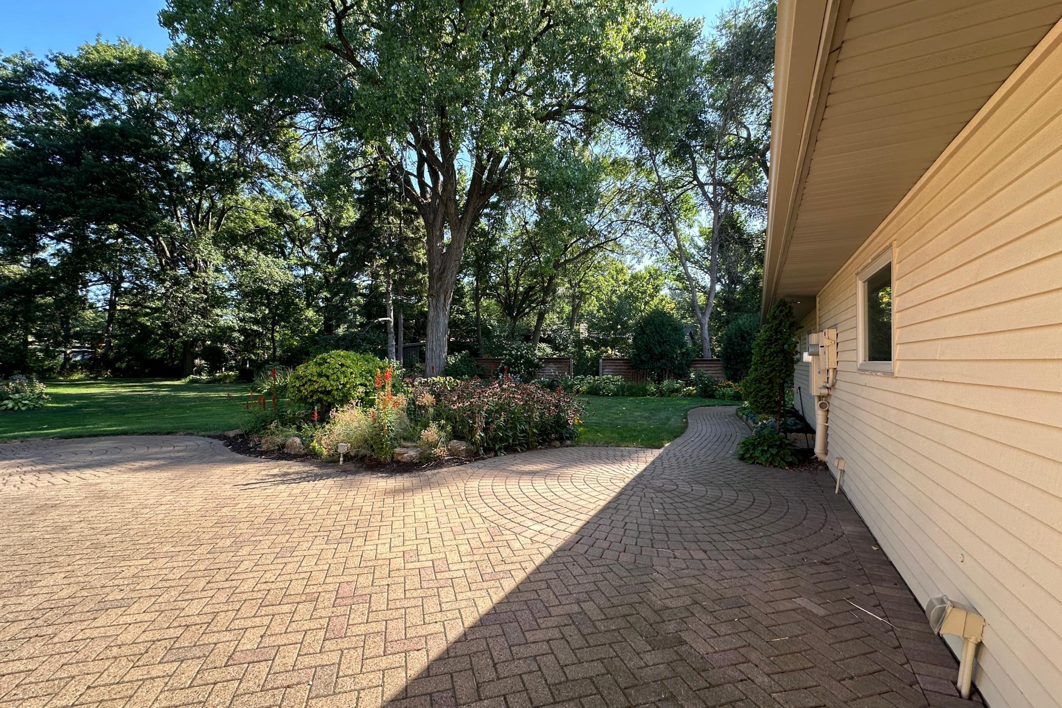 View of Residential at 14 Mid Oaks Road, Roseville MN 55113, Roseville (45 of 50) - Mike Wilen | Minnesota Team Real Estate