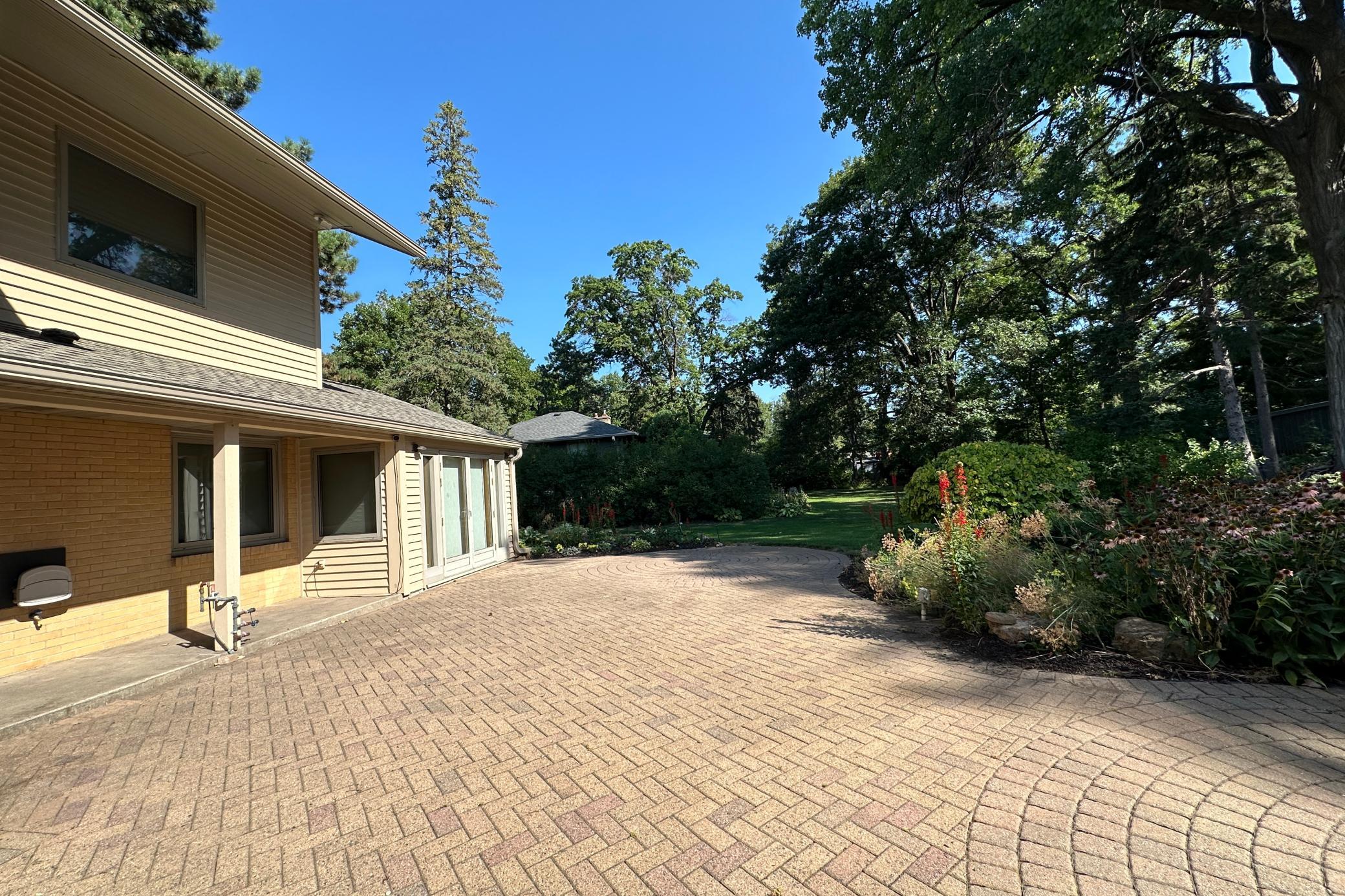 View of Residential at 14 Mid Oaks Road, Roseville MN 55113, Roseville (46 of 50) - Mike Wilen | Minnesota Team Real Estate