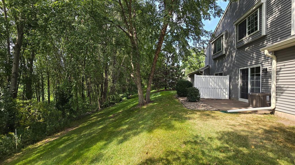 View of Residential at 2024 Gresham Avenue, Oakdale MN 55128, Oakdale (24 of 28) - Mike Wilen | Minnesota Team Real Estate