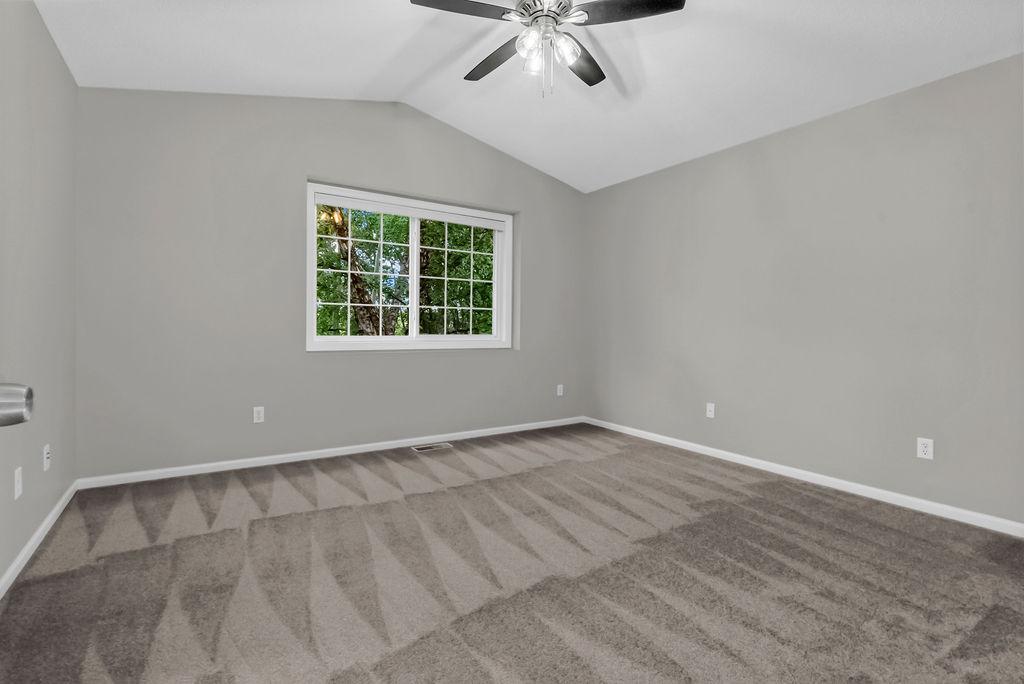 View of Residential at 2024 Gresham Avenue, Oakdale MN 55128, Oakdale (19 of 28) - Mike Wilen | Minnesota Team Real Estate